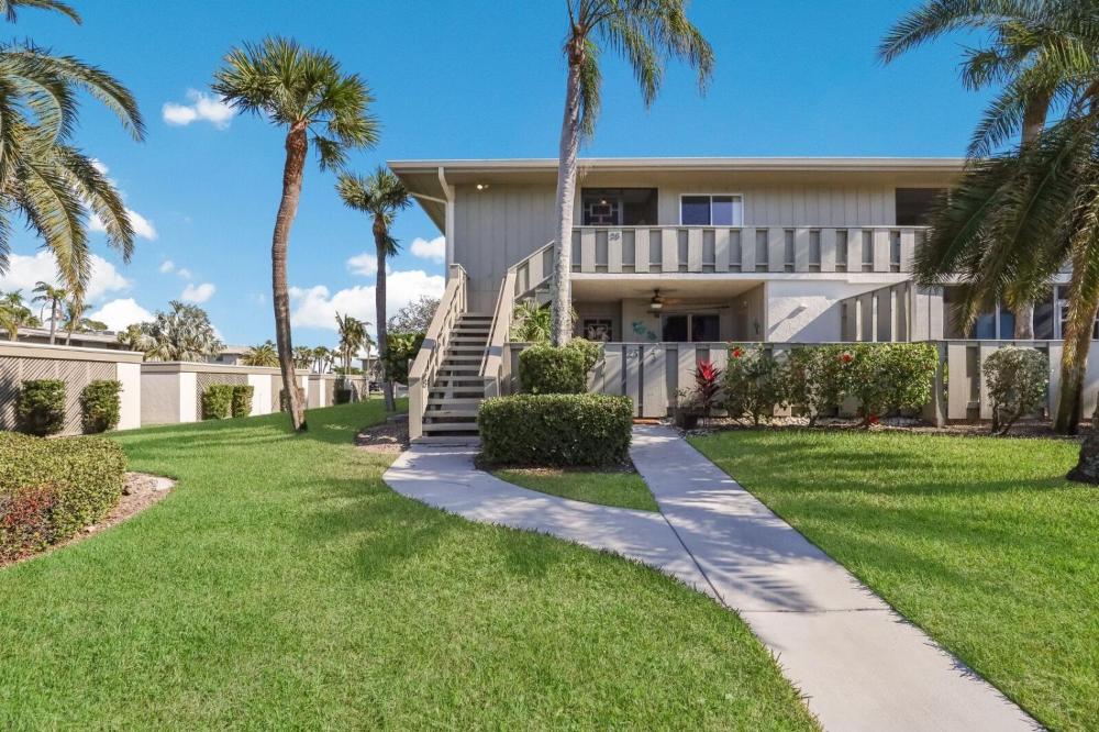 Westbay Point Moorings 26 Condo